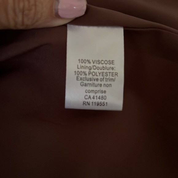 *NWT* G F Collections boutique flirty wrap dress, Size S color: Marron  Purple. - Picture 5 of 5